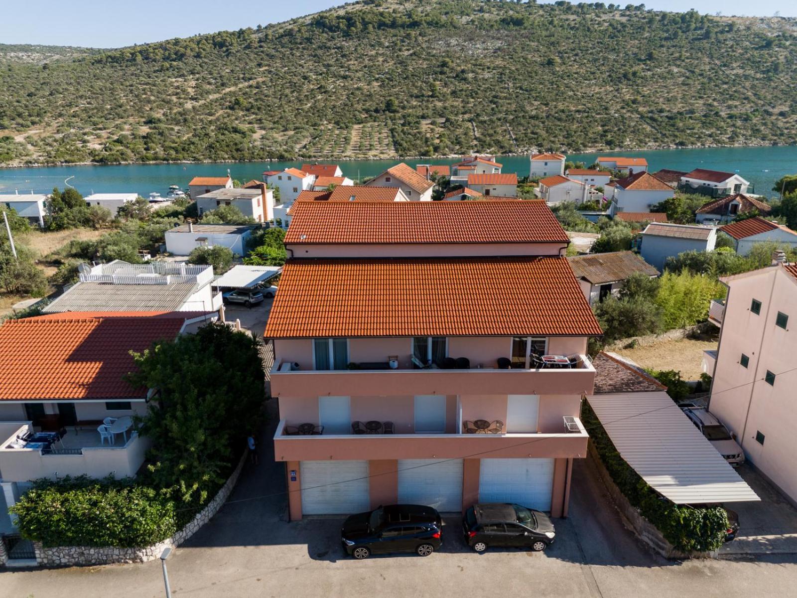 Apartments Villa Monique Rogoznica  Exterior photo